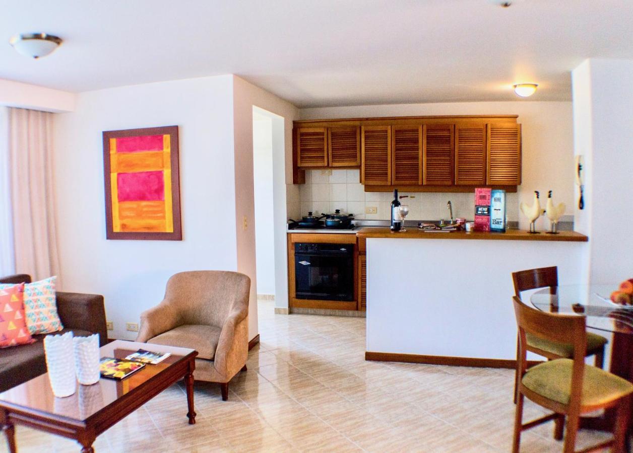 Portal Del Rodeo Apartahotel メデジン エクステリア 写真